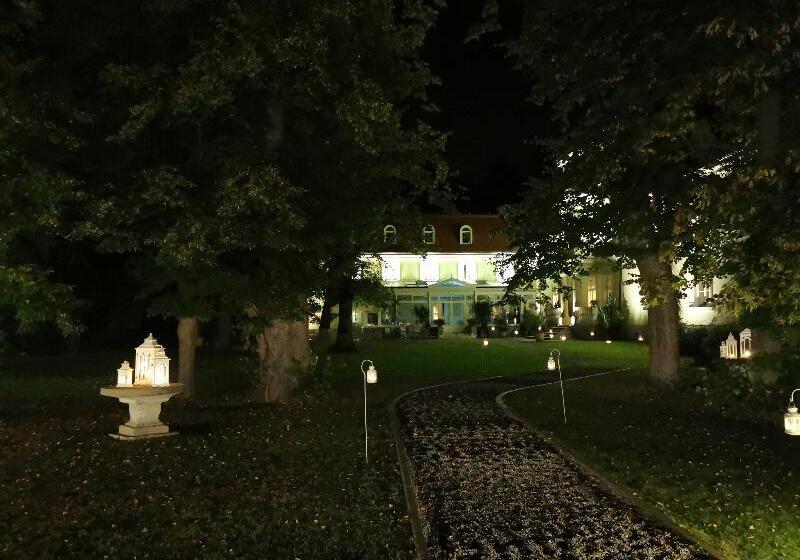 בית מלון כפרי Dwor Sierakow