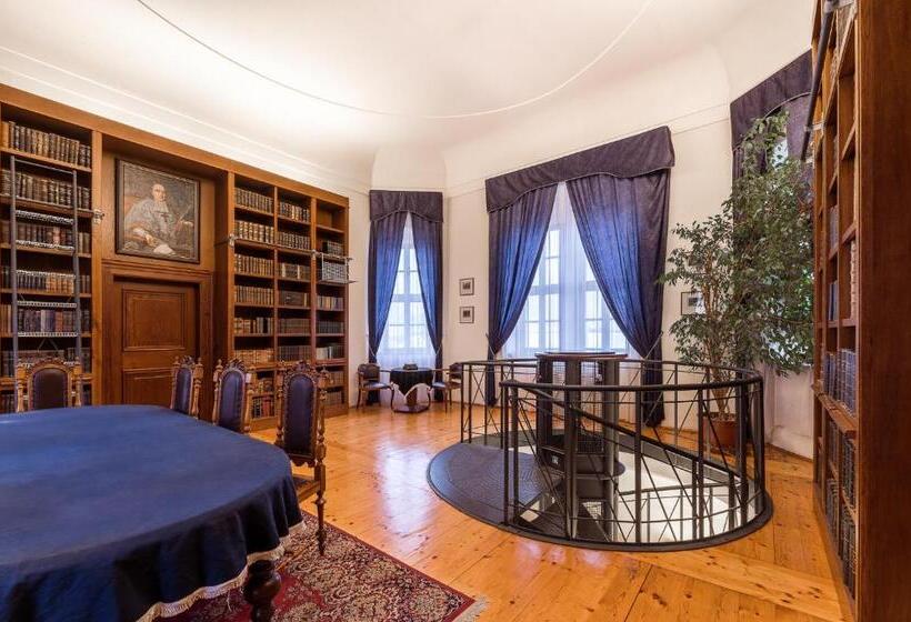 هتل Nové Adalbertinum