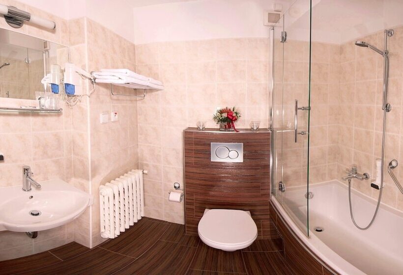 Park Hotel Pruhonice