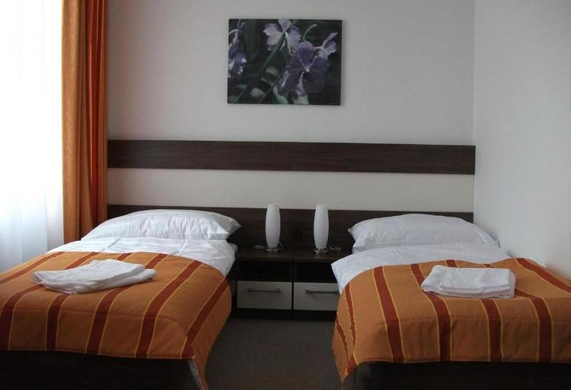 בית מלון כפרי Sport Relax Centrum Bors Club