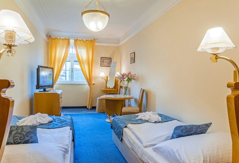 Отель Three Lilies Inkl Aquaforum