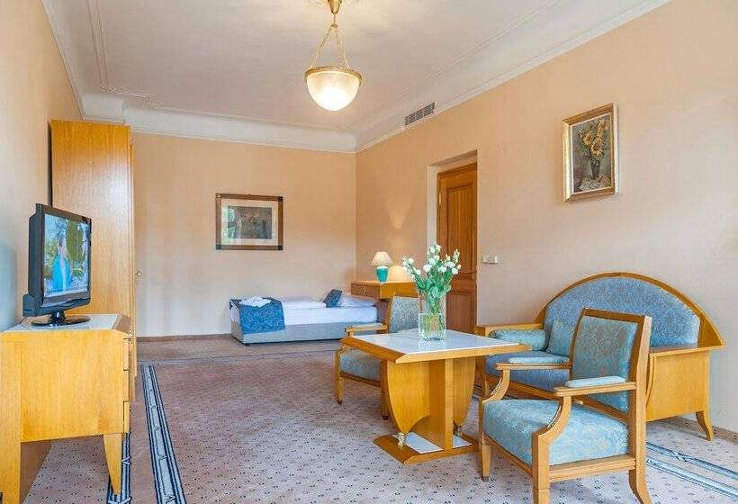 Отель Three Lilies Inkl Aquaforum