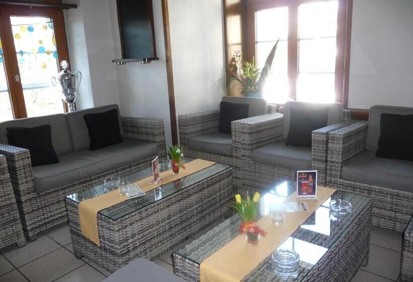 모텔 Gasthof Zum Falken