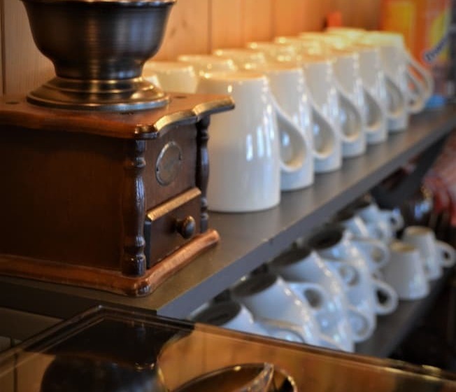 ペンション Gasthaus Alpina