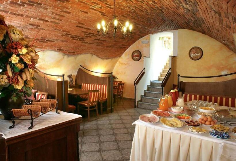 پانسیون V Centru