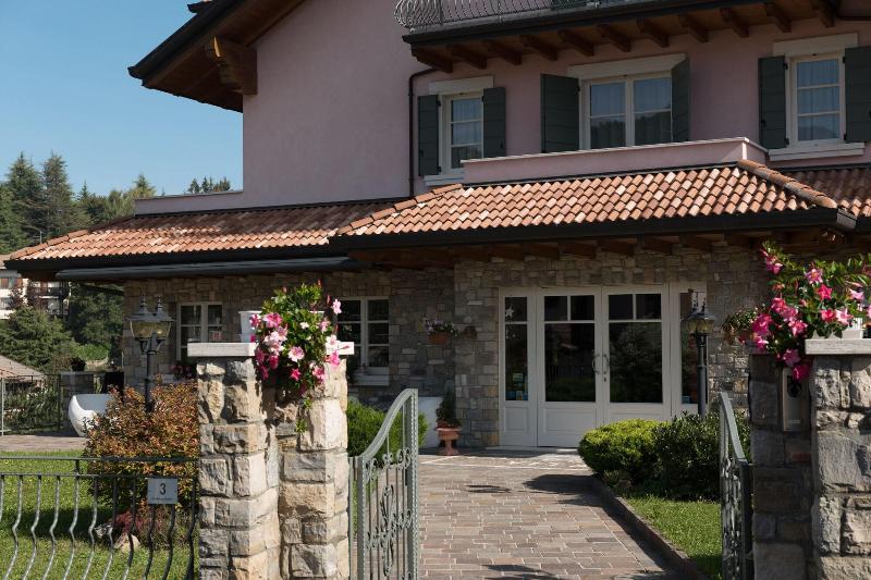 T Ami Hotel Resort Spa