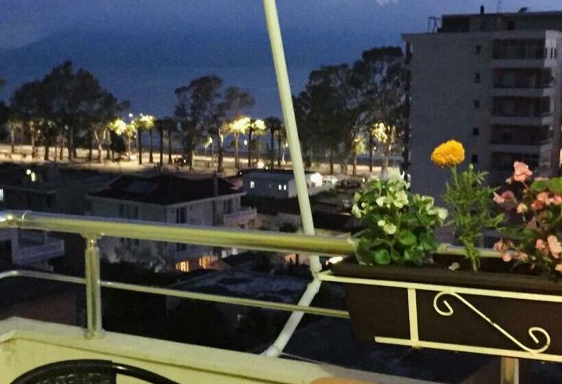 Bright Apartment In Front Of The Sea, Lungomare