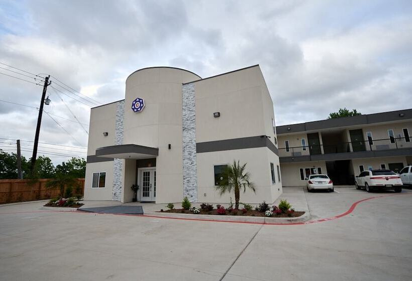 בית מלון כפרי Crystal Inn