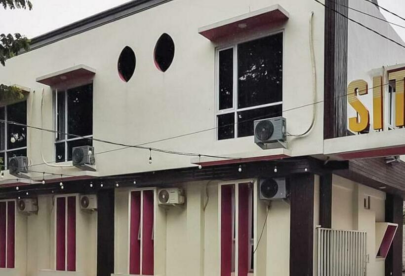 فندق Reddoorz Plus @ Taman Madiun