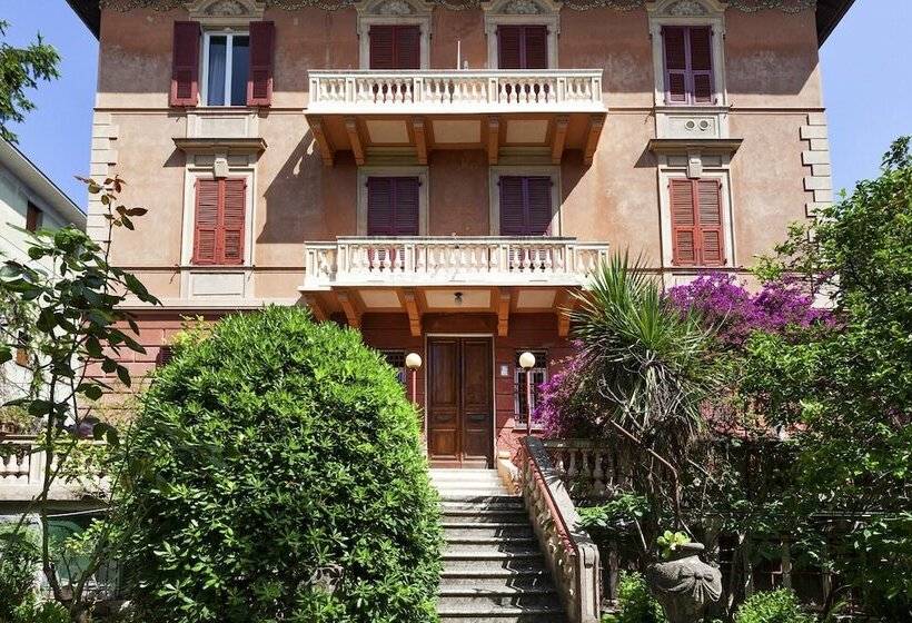 Luxury Central Design Apartment