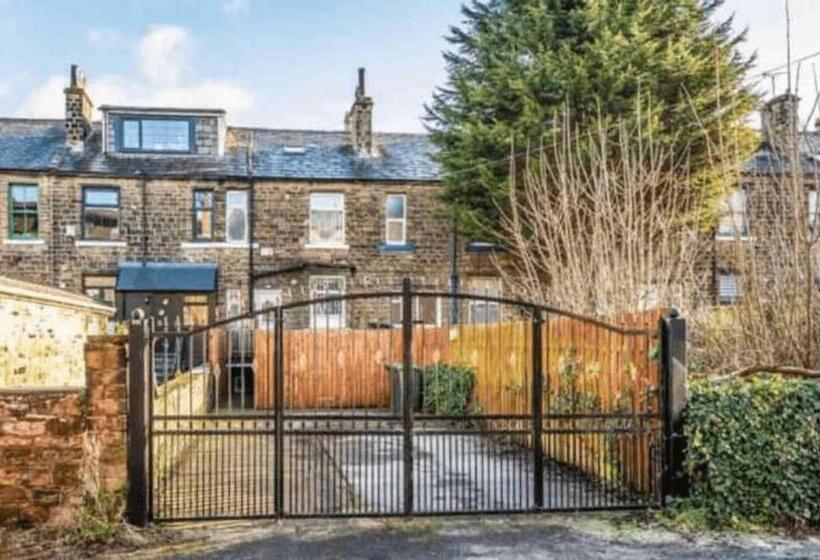 St Pauls Rd   Townhouse Accommodation