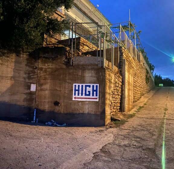هاستل High