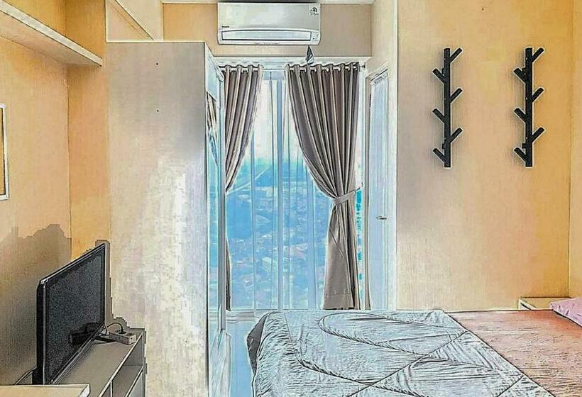 Отель Redliving Apartemen Grand Kamala Lagoon Kita Pro Tower Barclay North