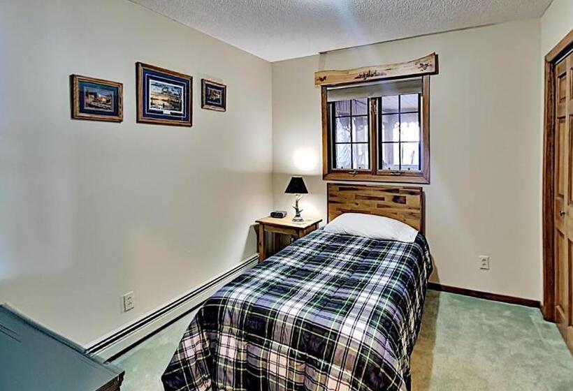 Lazy Pines Lodge