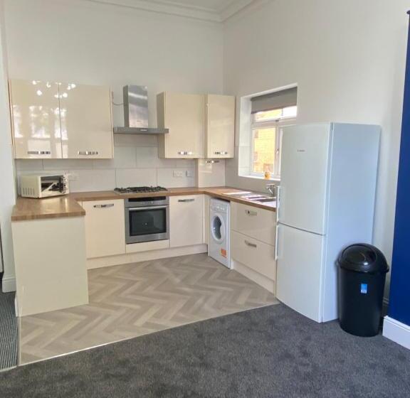 Lovely 1 Bed Ground Floor Flat In Leamington Spa