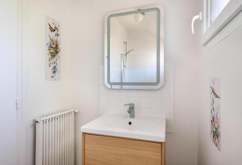 Maison En Front De Mer  10 Personnes   Jardin