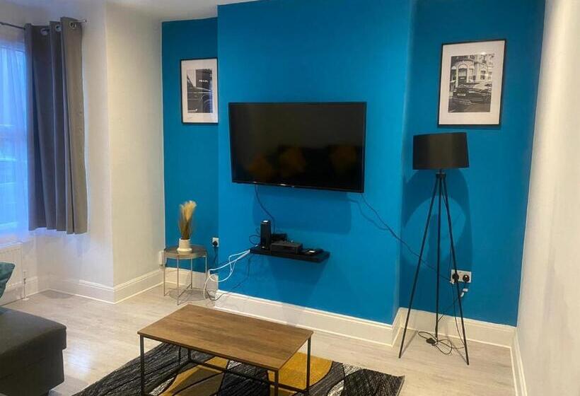 Spacious 3br House Near Southend Pier