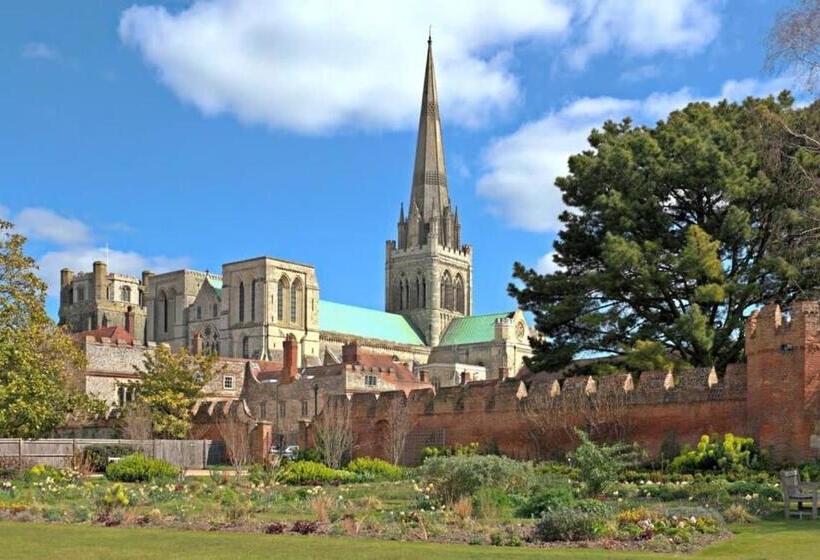 Delightful Seaside Hideaway 5 Mins To Beach