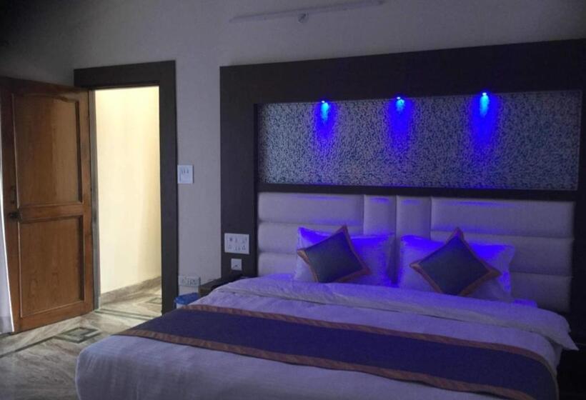 فندق Goroomgo Kavyansh Villa Bhimtal   Parking Facilities   Excellent Homestay Feel Like Home