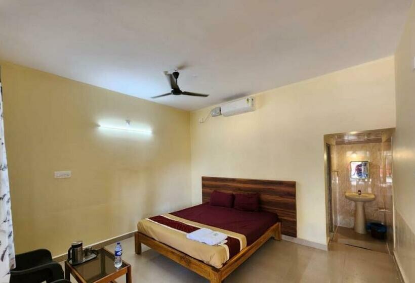 ホテル Staymaker Murdeshwar Beach House