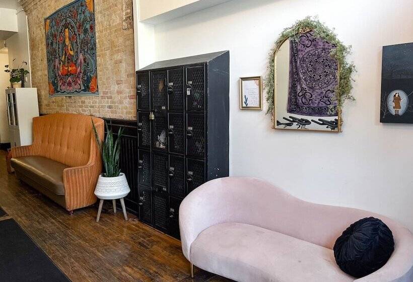 هتل The Oliver Inn