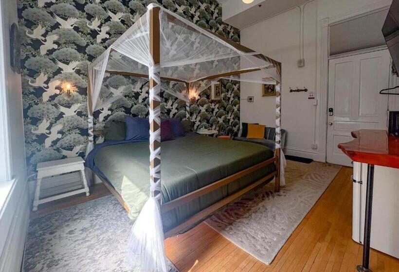 هتل The Oliver Inn