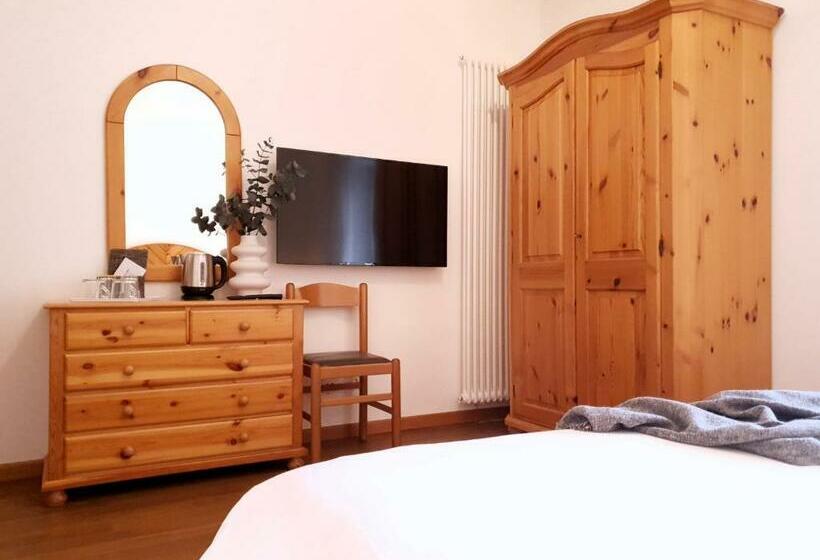 هتل Val Colla Nature Village Bike And Trekking Rooms