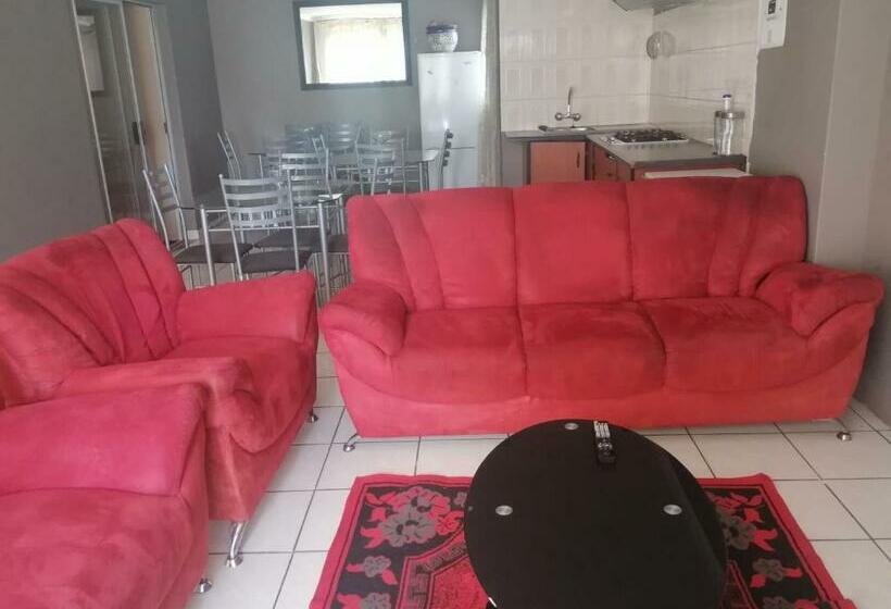 Пансион Tushiya Guest Lodge Witbank