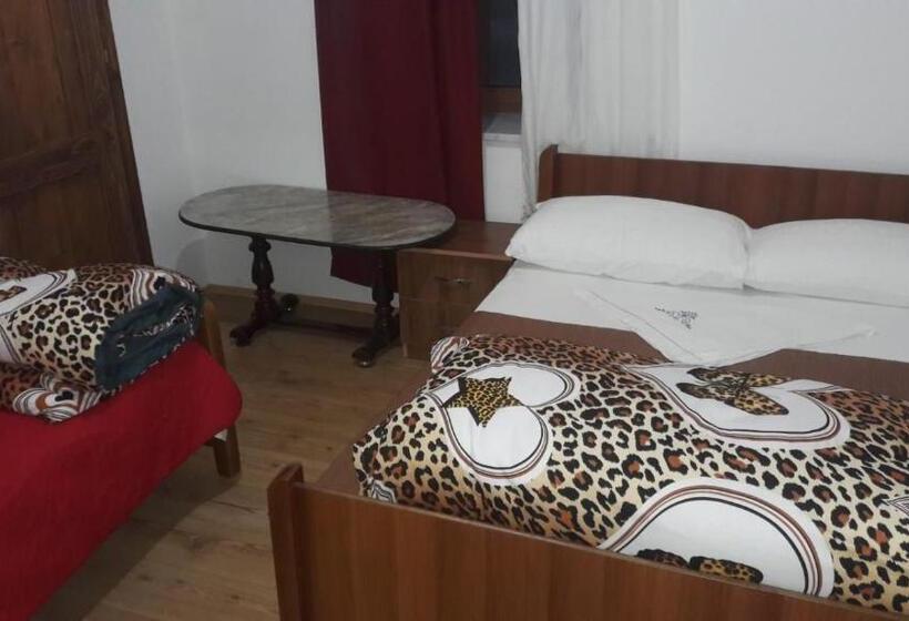 پانسیون Guest House “ Center Theth “