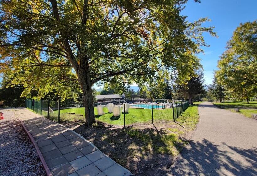 בית מלון כפרי Hôtel Parc Les Cigognes   Albé