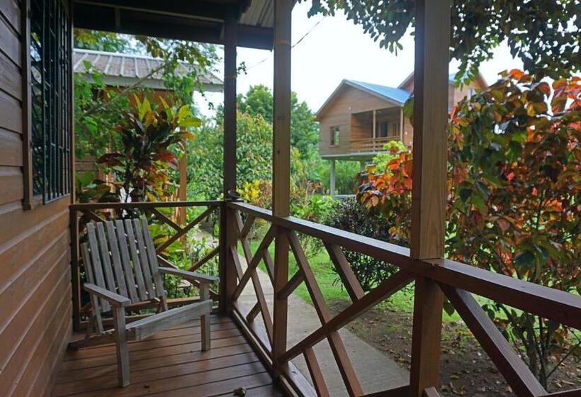 הוסטל Mana Kai Camping & Cabins