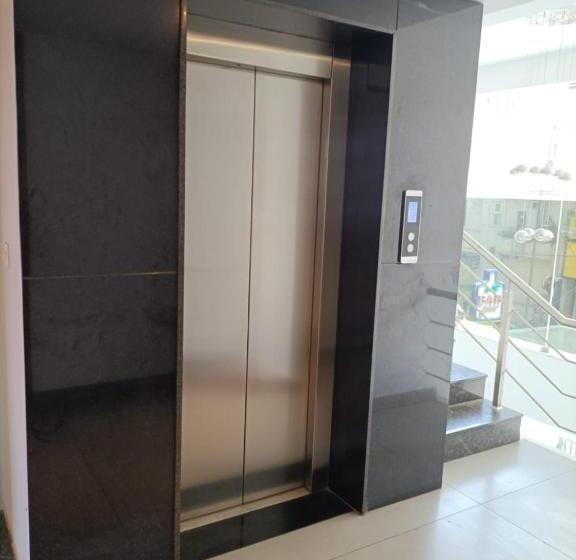 هتل The Paradise International