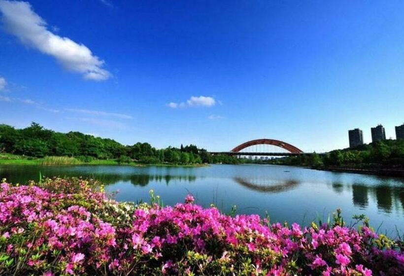 Отель 7 Days Guiyang Century City Convention And Exhibition City