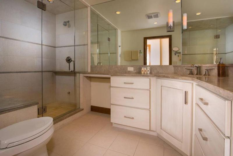 Отель Luxury 2 Bedroom Downtown Aspen Vacation Rental With Access To A Heated Pool, Hot Tubs, Game Room An
