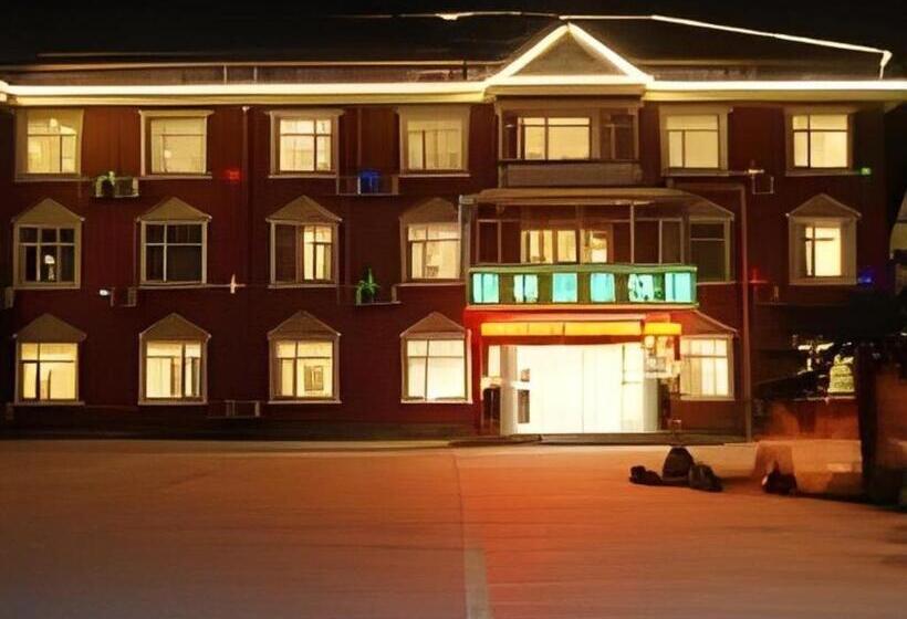 هتل Greentree Inn Jingjiang Xieqiao Town Xinhua Road