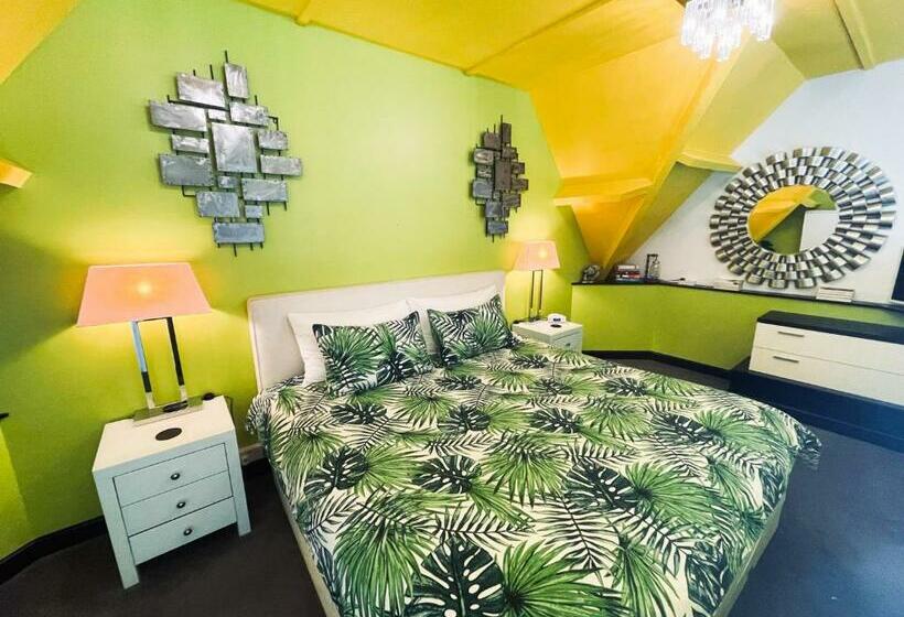 هتل Phoenix Apartments