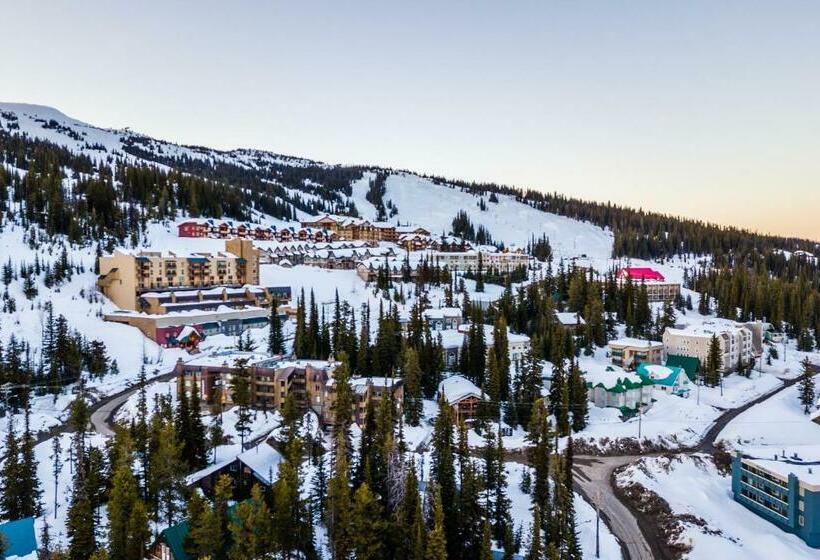 Отель Snow Ghost Inn 326