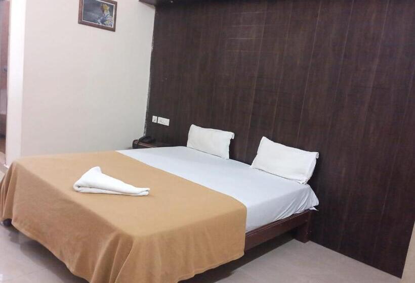 酒店 Grand Jp Inn Near 2 Km From Gundlupet Bus Stand