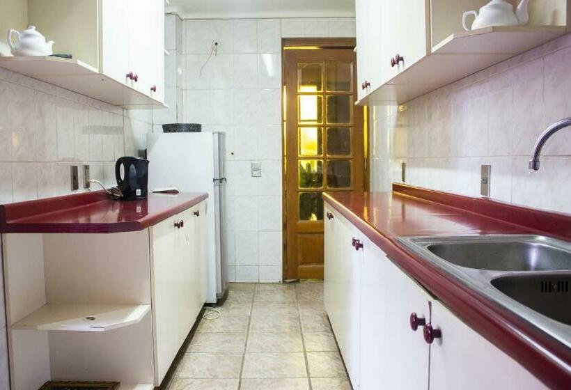پانسیون Hostal Helios