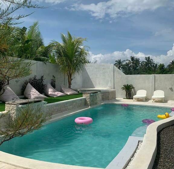 Общежитие Kelapa Surf Villa