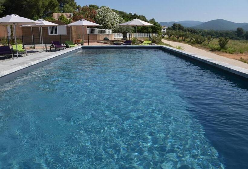 ベッドアンドブレックファースト Sous Les Pins Gîtes Et Chambres D Hôtes