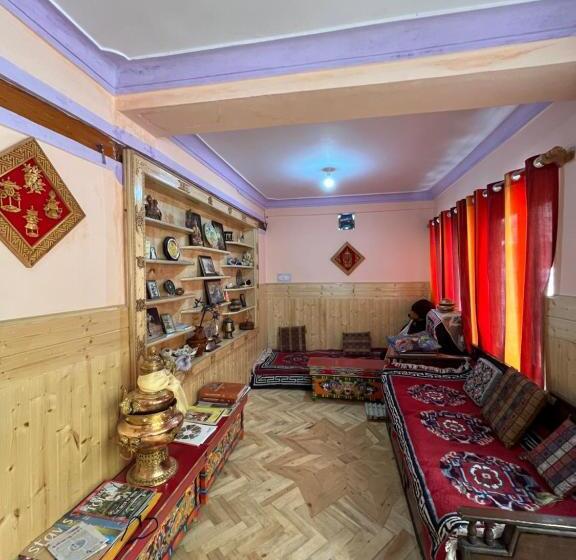 Pensão Napishu Guest House