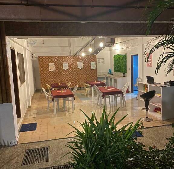 تختخواب و صبحانه Backpackers Place In Seaviewhills Bohol