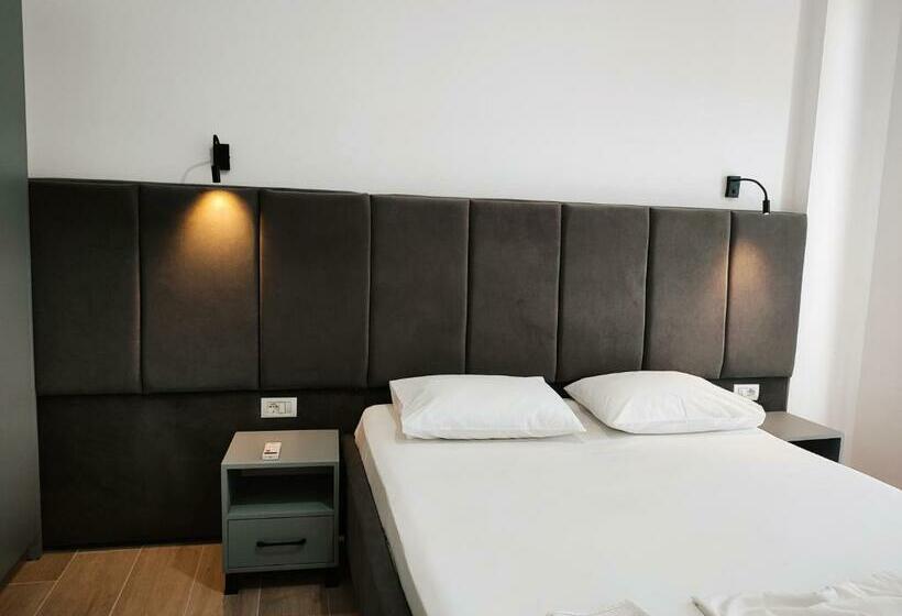 Отель Petros Rooms