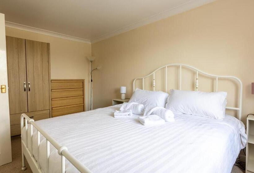 Hullidays East Modern Detached 3 Bed House