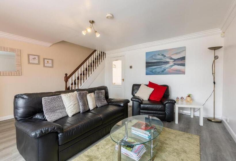 Hullidays East Modern Detached 3 Bed House