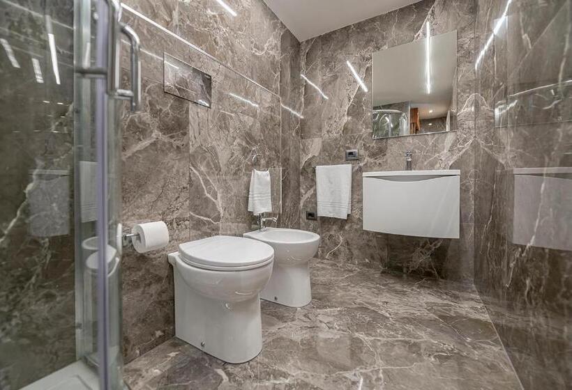 پانسیون Domus Aurea