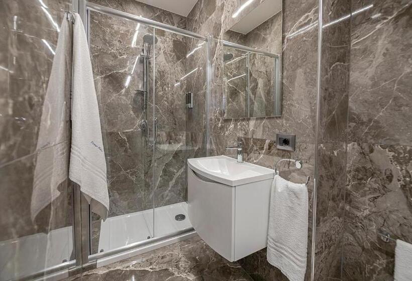 پانسیون Domus Aurea