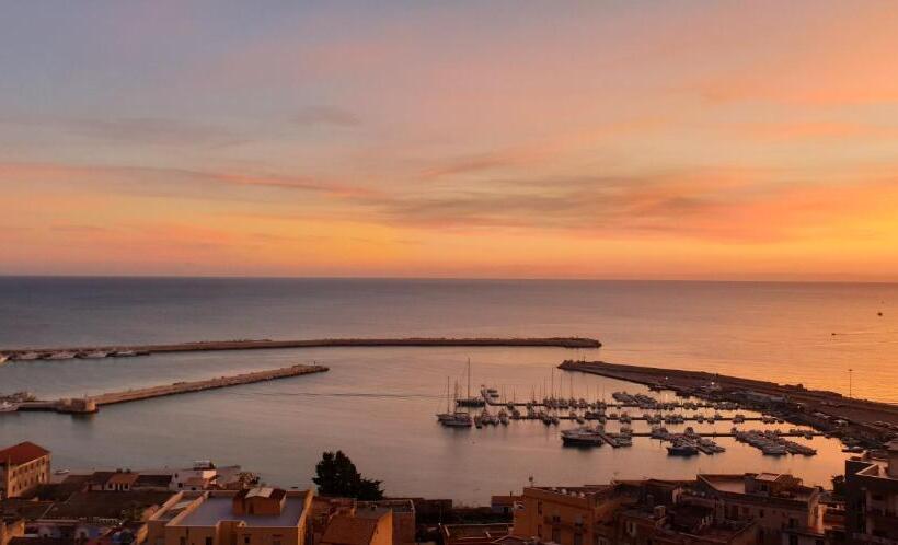 پانسیون Domus Aurea