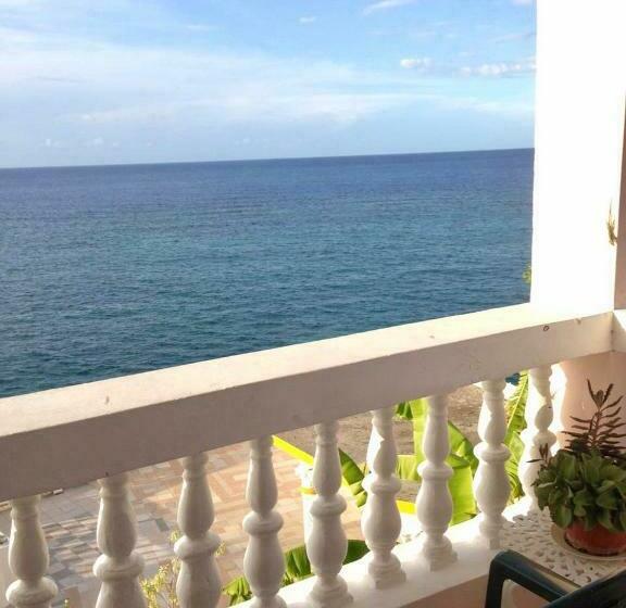پانسیون Ocean Edge Villa
